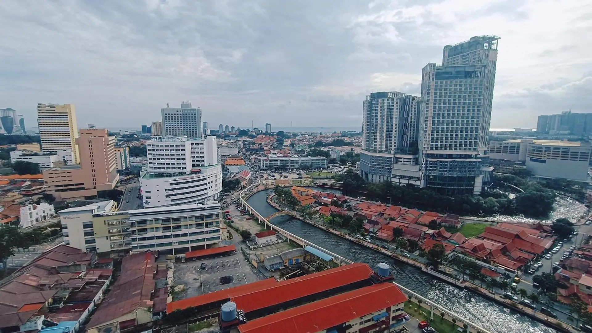 Pines Studio Melaka Private Suites